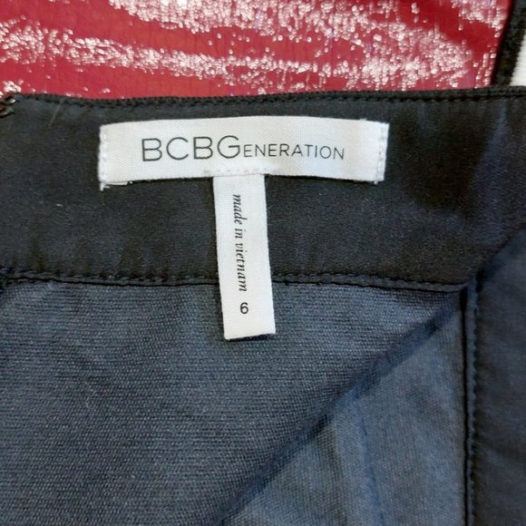 💥HOT ITEM💥 Patent Leather Varsity Skirt in Maroon - Picture 11 of 12